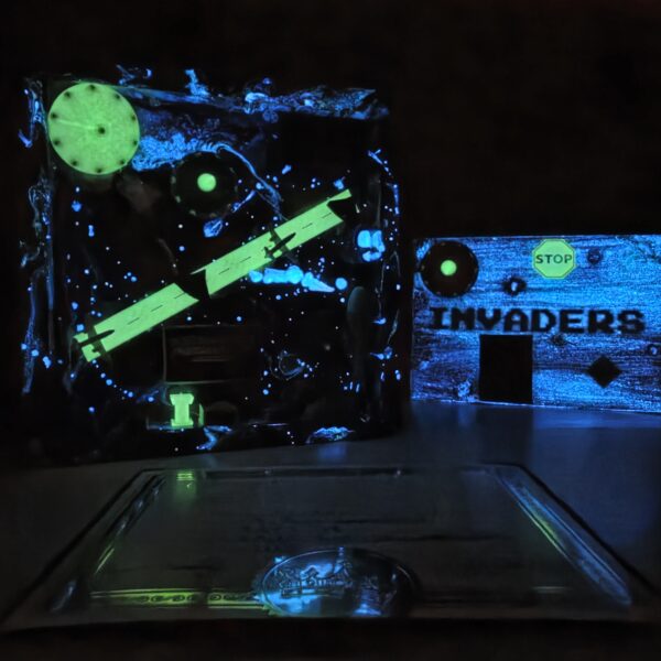 20261022_053830 Invaders shadow box set, glowing green and blue, with canvas, glow in the dark view